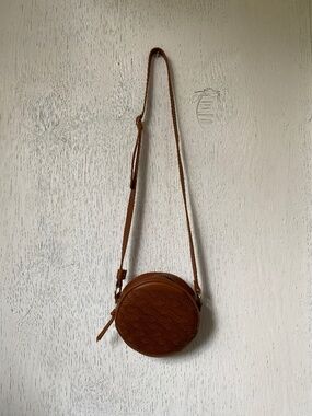 Portland Leather Goods round leather crossbody